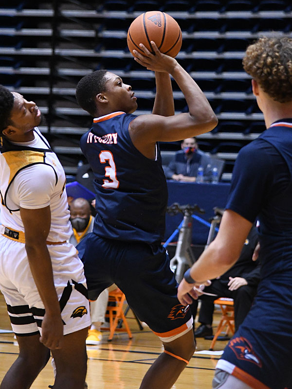 Jordan Ivy-Curry. UTSA beat Southern Miss 78-72 in Conference USA action at the Convocation Center on Saturday, Jan. 23, 2021. - photo by Joe Alexander