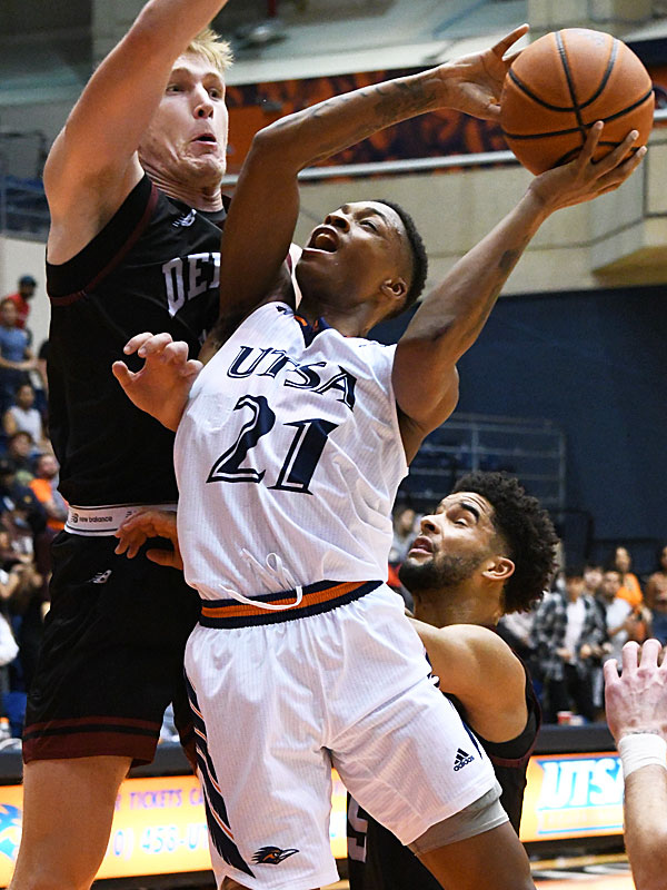 Jordan Ivy-Curry. UTSA beat Denver 78-64 in men's basketball on Tuesday, Nov. 16, 2021, at the Convocation Center. - photo by Joe Alexander