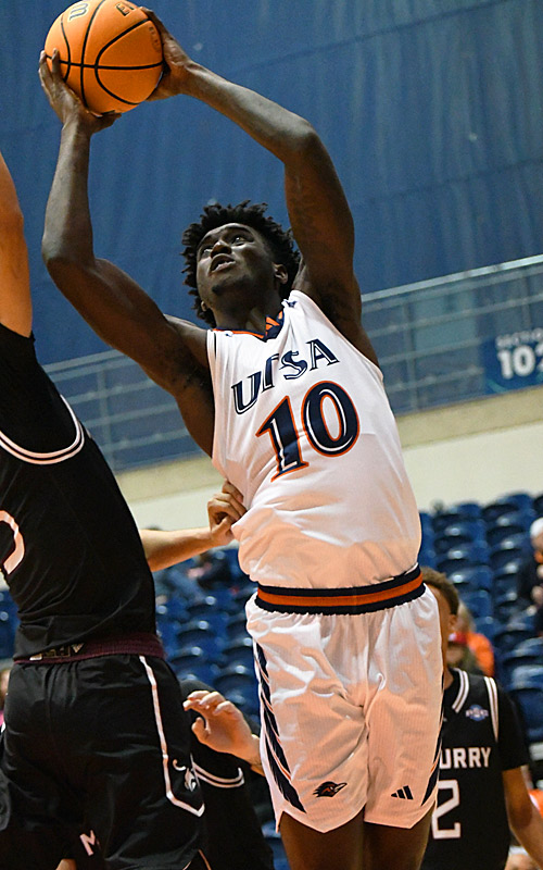 Chandler Cuthrell. UTSA beat McMurry 125-84 in a men's basketball exhibition game on Monday, Oct. 30, 2023, at the Convocation Center. - Photo by Joe Alexander
