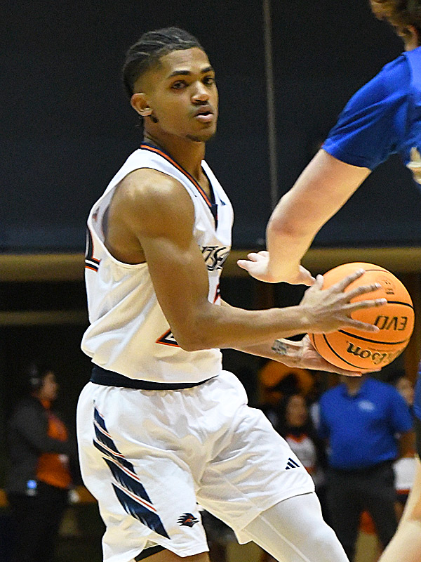 Christian Tucker. UTSA beat Tulsa in American Athletic Conference men's basketball on Wednesday, Feb. 28, 2024, at the Convocation Center. - Photo by Joe Alexander