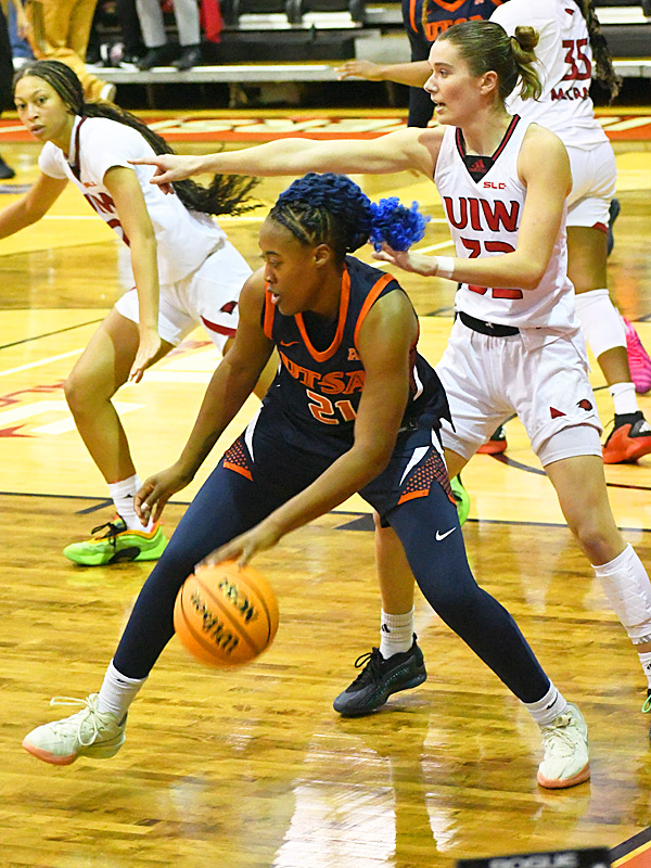 Cheyenne Rowe. UTSA women's basketball beat Incarnate Word 74-57 on Wednesday, Nov. 19, 2025, at UIW. - Photo by Joe Alexander
