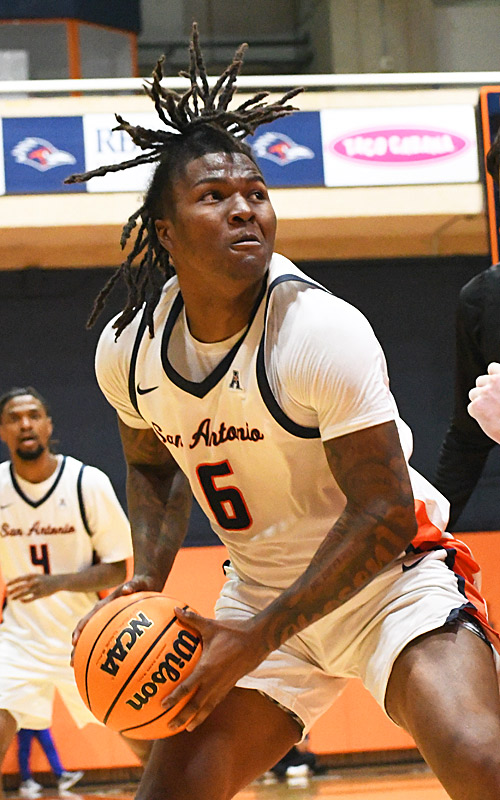 Macaleab Rich. Seattle beat UTSA 71-68 in non-conference men's basketball on Monday, Dec. 22, 2025, at the Convocation Center. - Photo by Joe Alexander