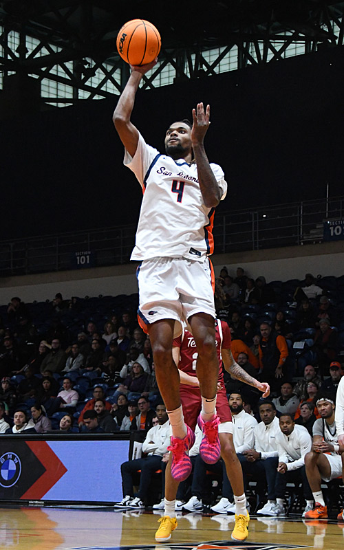 Brent Moss. Temple beat UTSA 70-64 in American Conference men's basketball on Saturday, Jan. 24, 2026, at the Convocation Center. - Photo by Joe Alexander